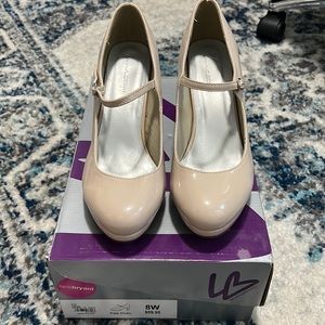 Brand new never worn pair of Lane Bryant mary Jane style heels